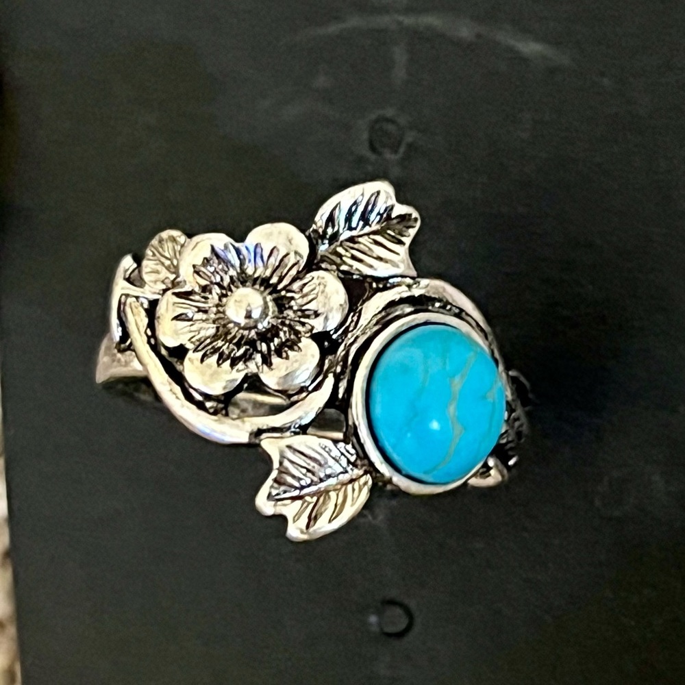 NWT - Adjustable Silver and Turquoise Floral Boho Ring - Picture 3 of 3